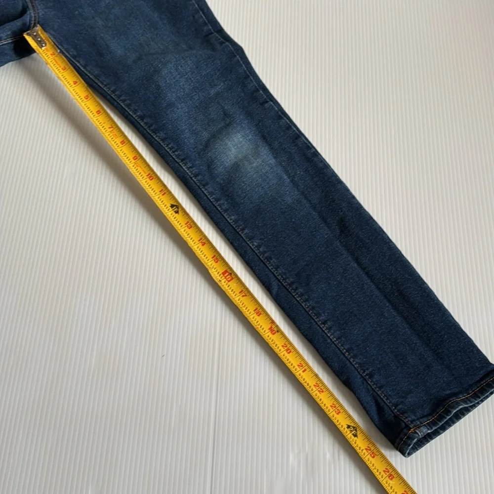 Old Navy skinny, built in tough jeans.  Girls size XL 14-16